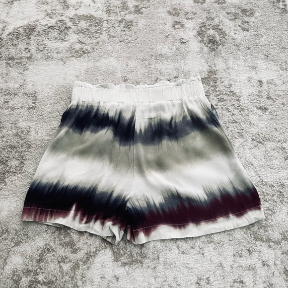 Zara shorts - Picture 2 of 4